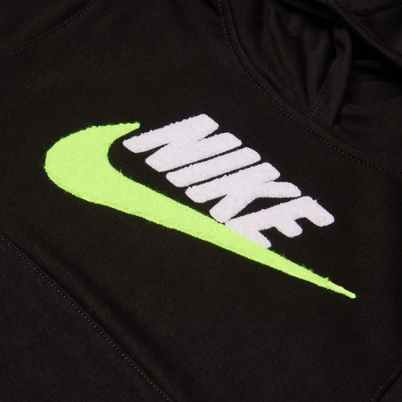 Nike Chenille Bild 3 von 5. Antippen, um die Fotogalerie zu öffnen.