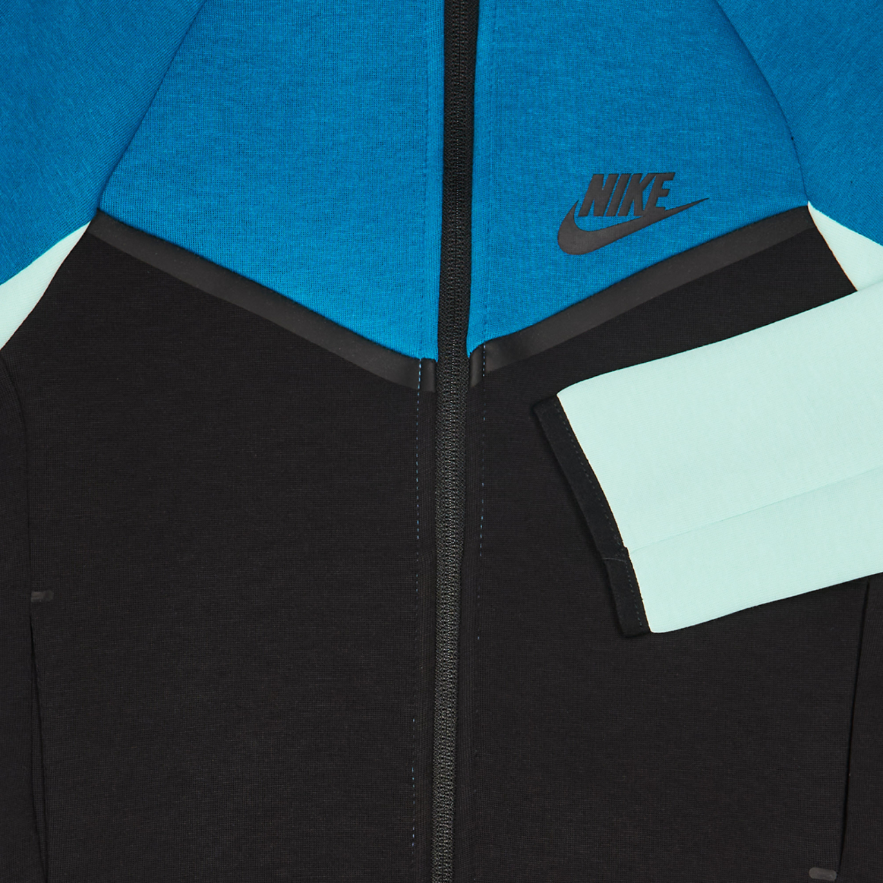 Nike Tech Colorblock Immagine 3 di 4. Tocca per aprire la galleria fotografica.