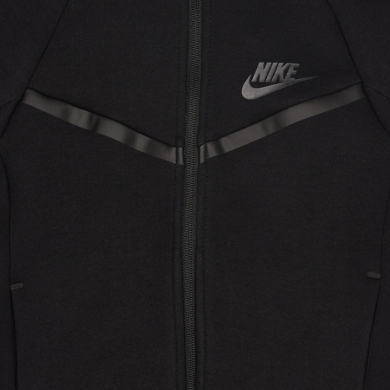 Nike Tech Fleece Image 3 of 4. Tap to open photo gallery.