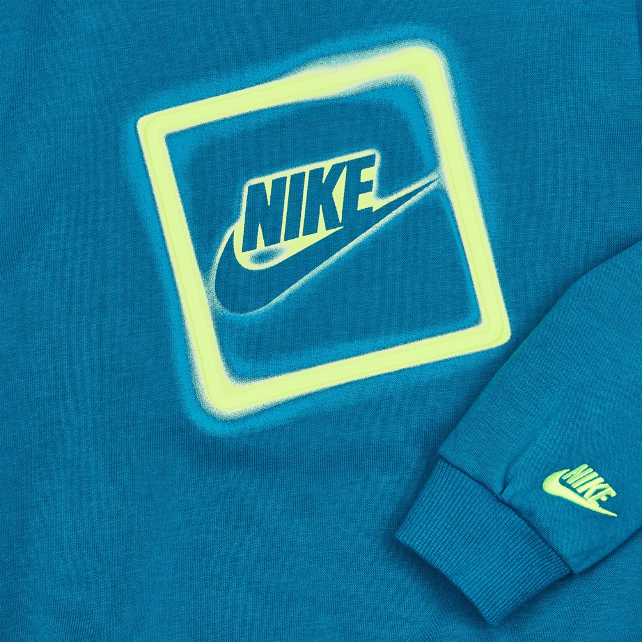 Nike Glow With Me Image 3 of 4. Tap to open photo gallery.