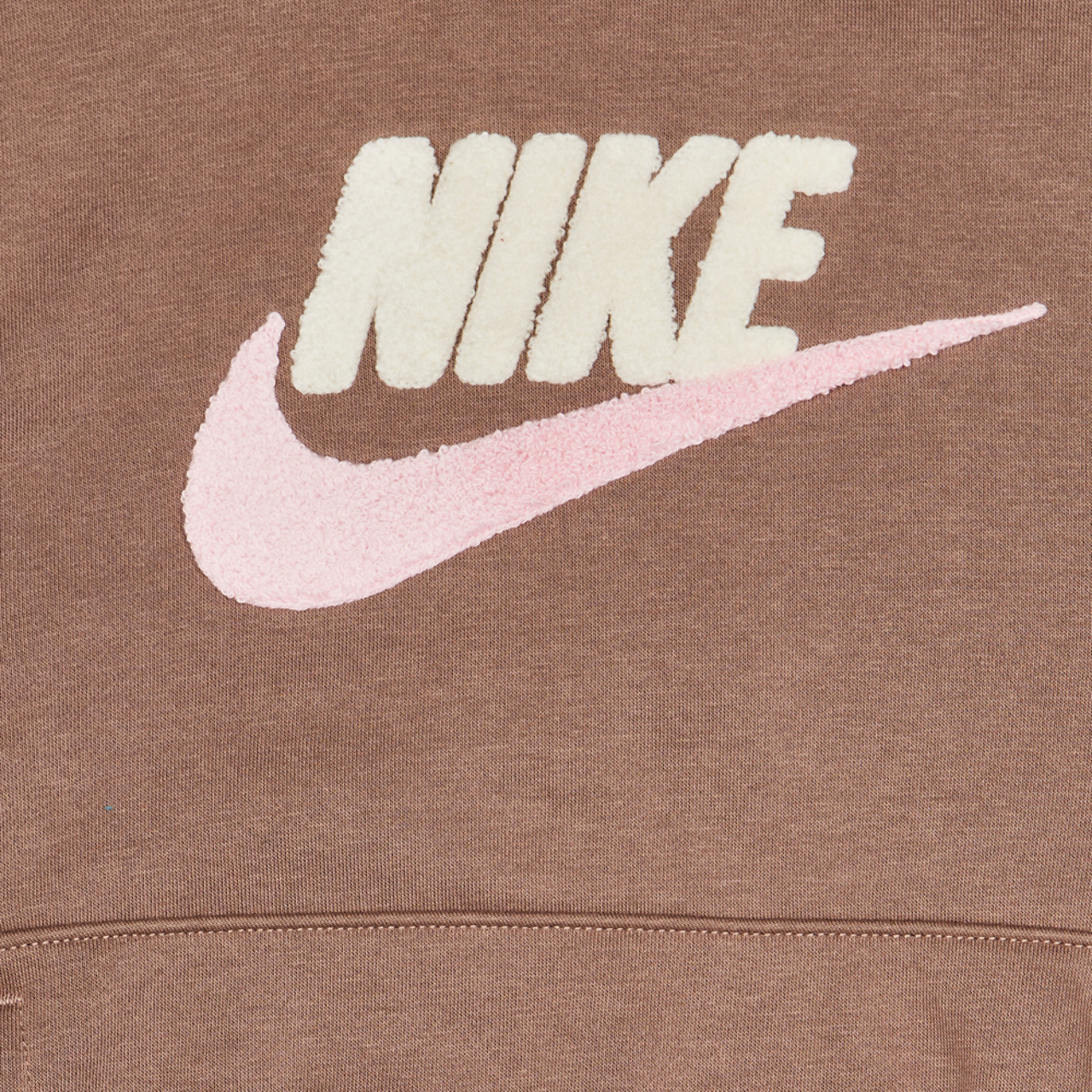 Nike Club Chenille Afbeelding 3 van 4. Tik om de fotogalerij te openen..