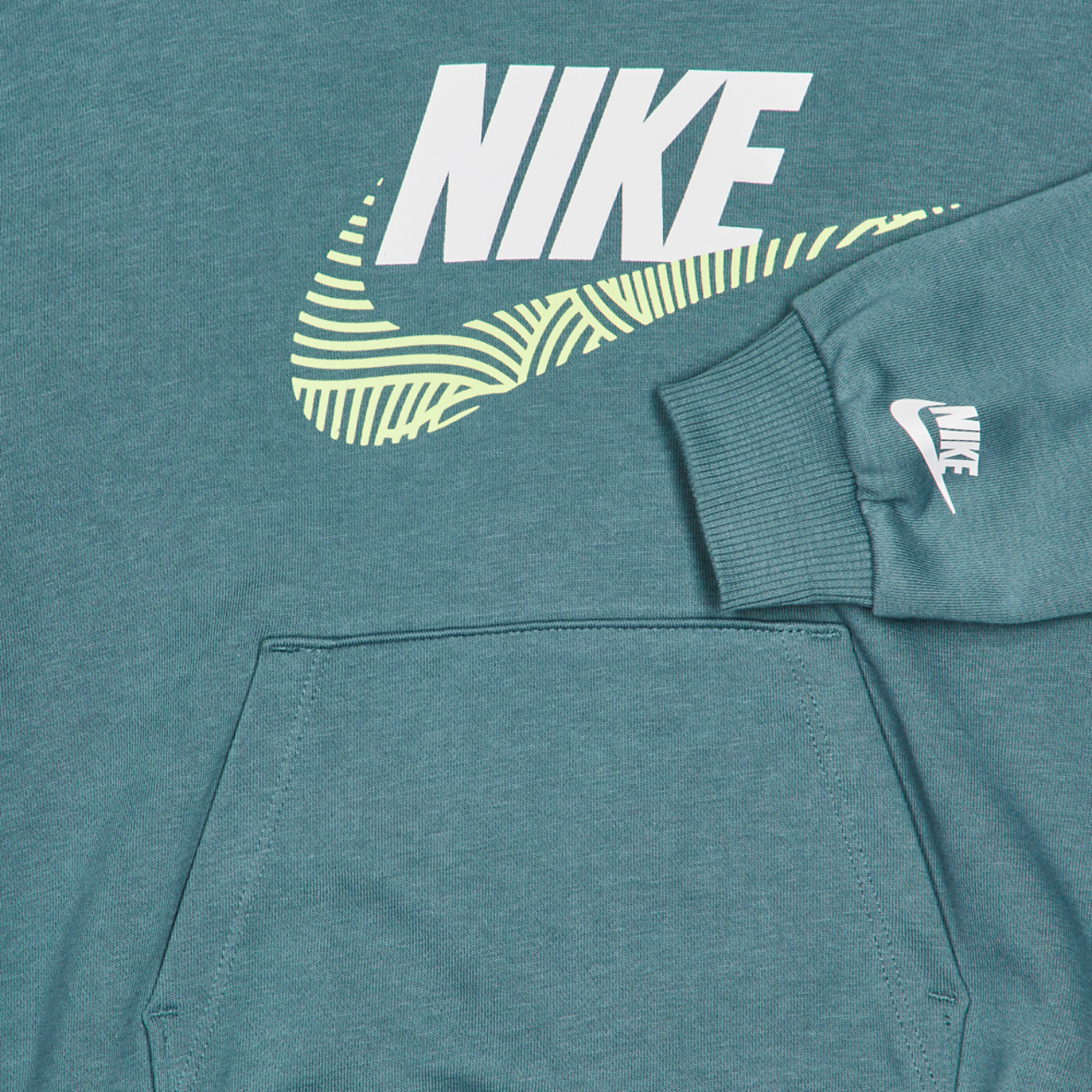 Nike Itz Oversized Ft Image 3 of 4. Tap to open photo gallery.