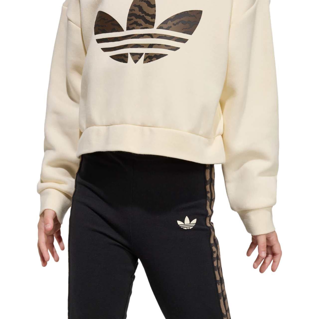 adidas Boxy Crew Set Imagen 4 de 5. Toque para abrir la galería de fotos.