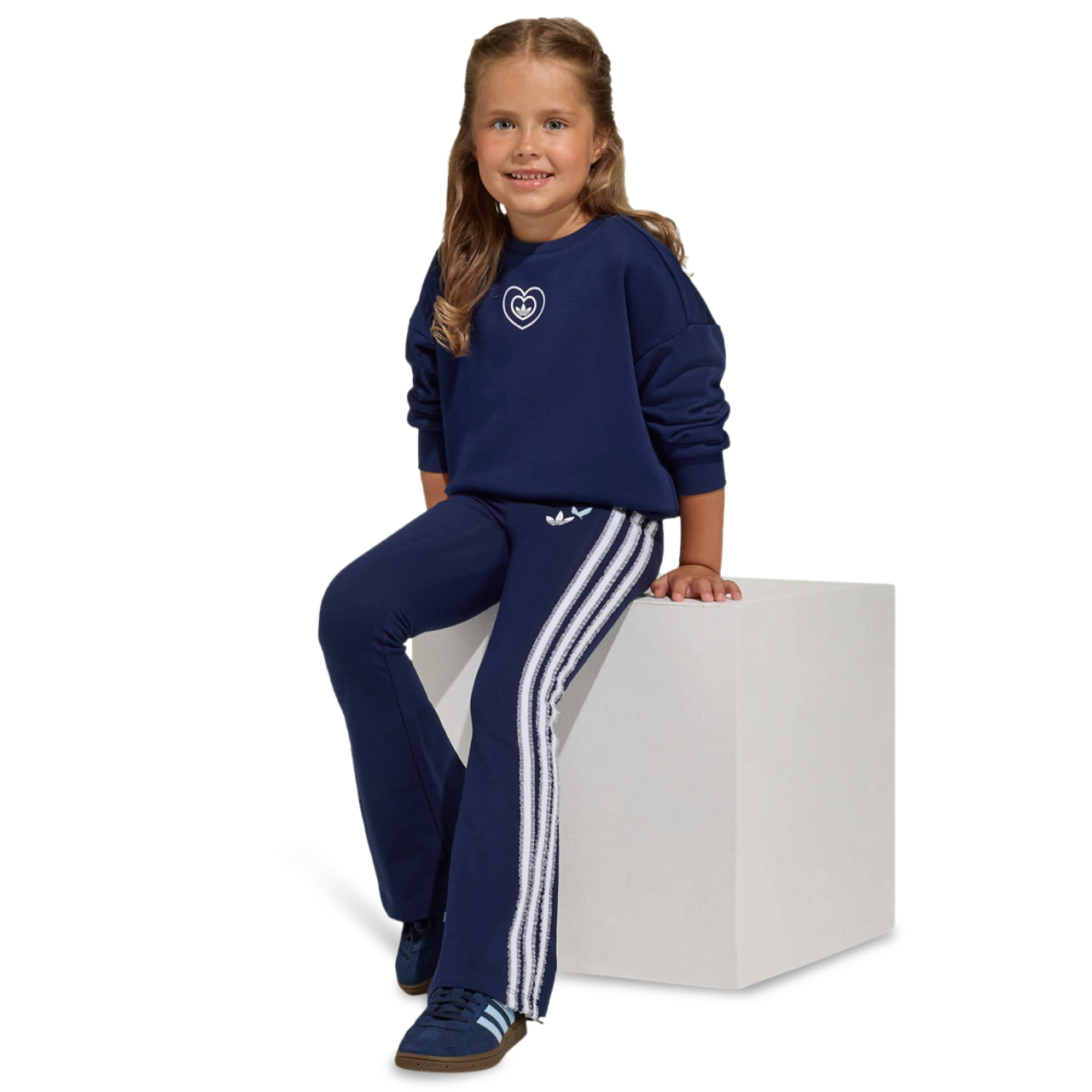 adidas Disney Crew Flared Leggings Set Image 2 sur 5. Appuyez pour ouvrir la galerie de photos.