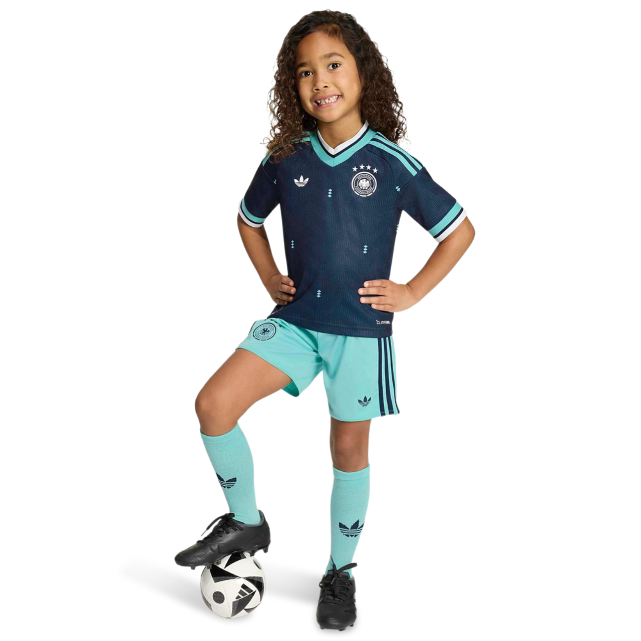 adidas Germany 26 Away Set Immagine 1 di 4. Tocca per aprire la galleria fotografica.