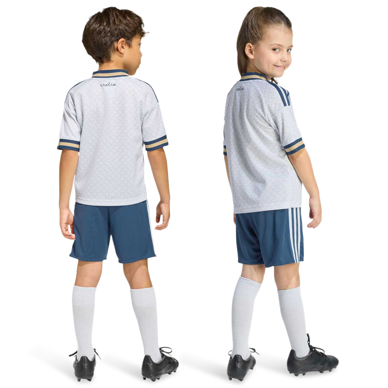 adidas Italy 26 Away Set Immagine 2 di 4. Tocca per aprire la galleria fotografica.