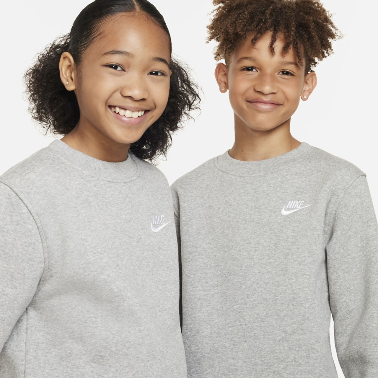 Nike Club Afbeelding 3 van 4. Tik om de fotogalerij te openen..