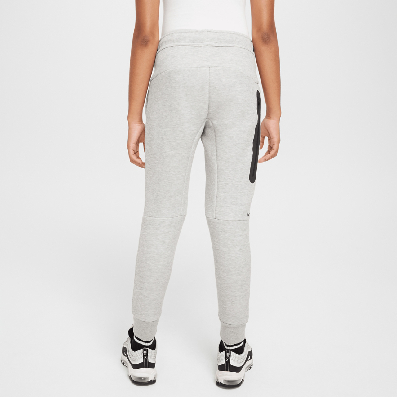 Nike Tech Fleece Bild 2 von 8. Antippen, um die Fotogalerie zu öffnen.