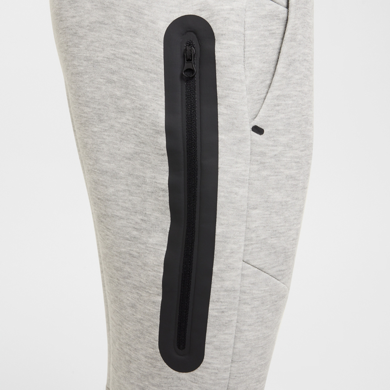 Nike Tech Fleece Bild 4 von 8. Antippen, um die Fotogalerie zu öffnen.