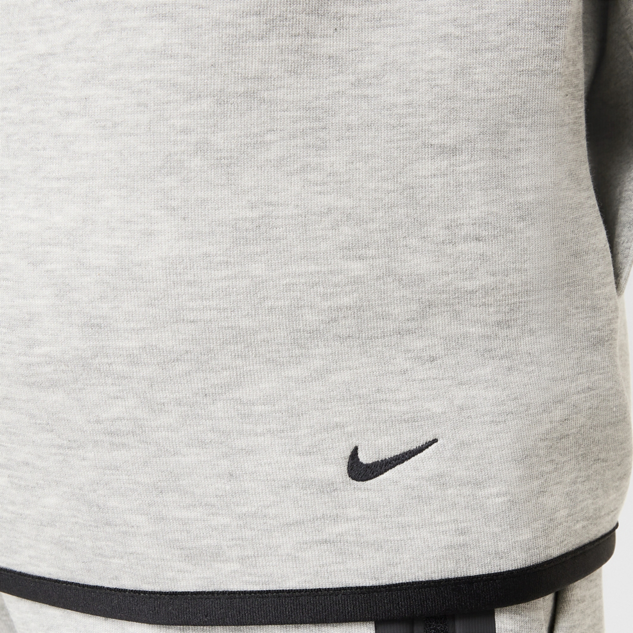 Nike Tech Fleece Image 4 of 8. Tap to open photo gallery.