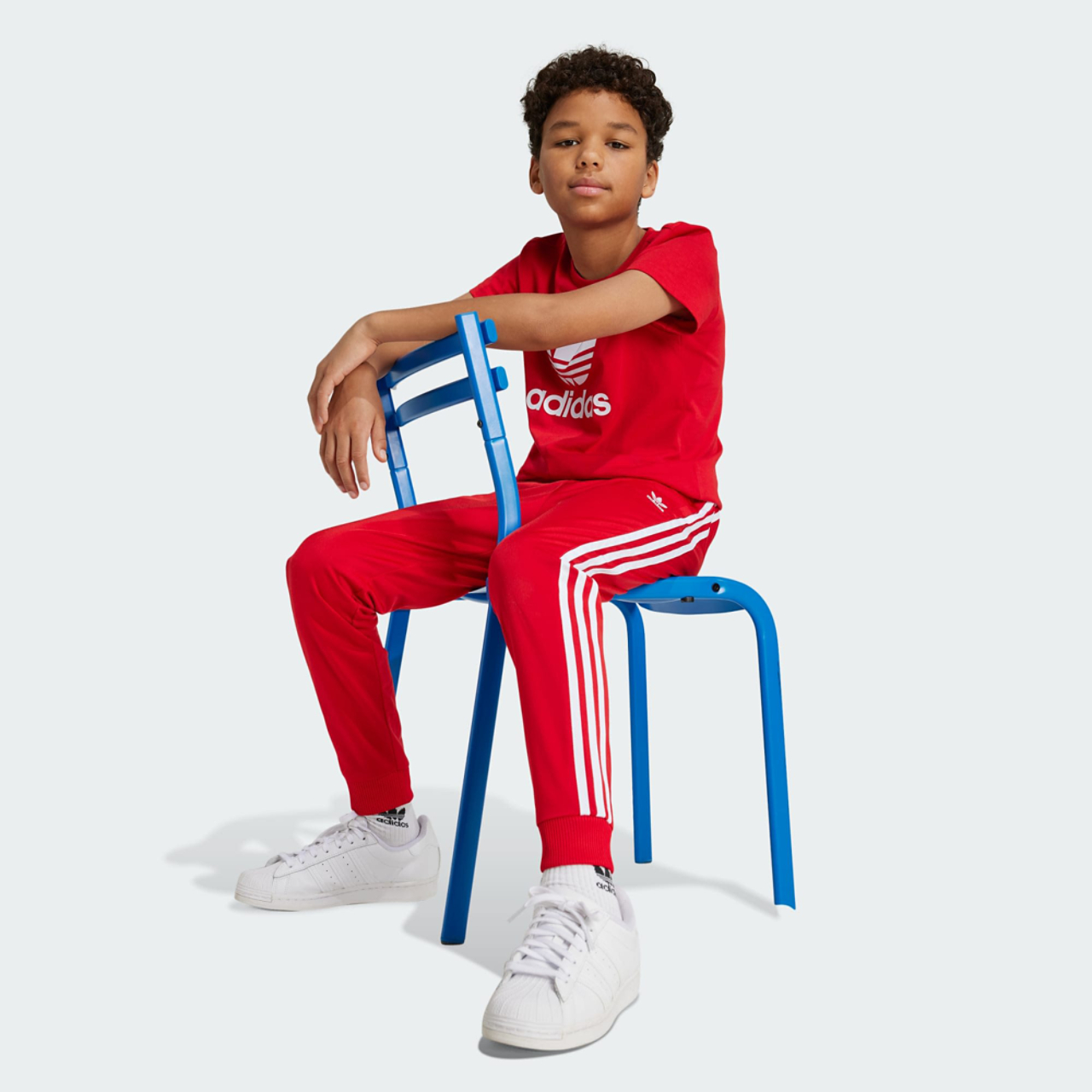 adidas Adicolor Superstar Bild 1 von 5. Antippen, um die Fotogalerie zu öffnen.