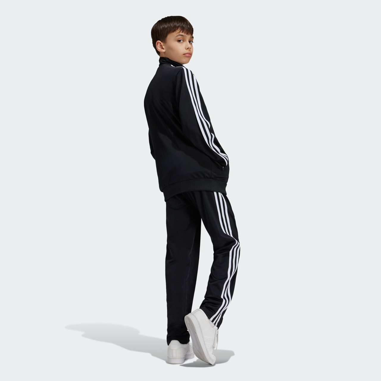 adidas Firebird Bild 7 von 7. Antippen, um die Fotogalerie zu öffnen.