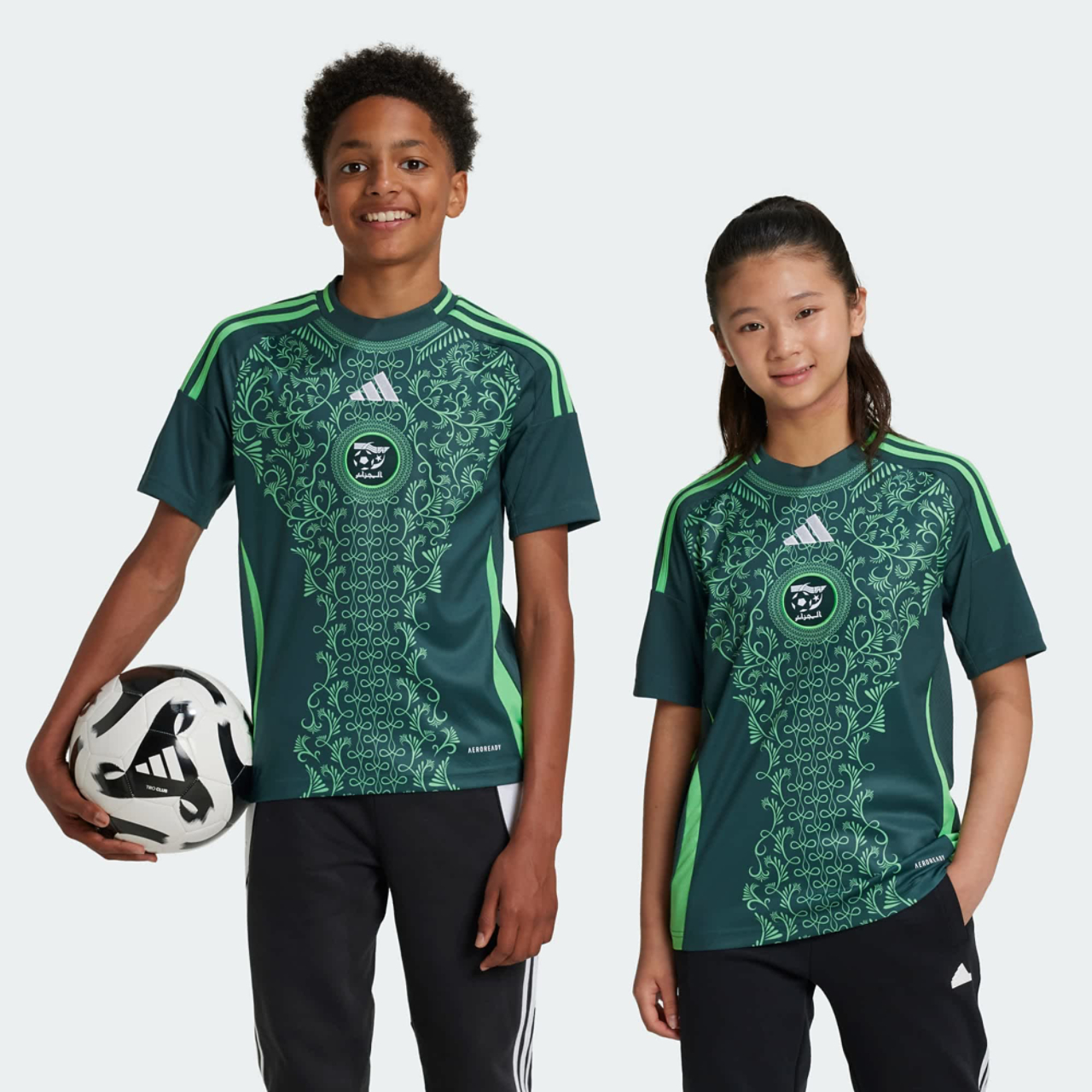 adidas Algeria 24 Away Imagen 1 de 5. Toque para abrir la galería de fotos.
