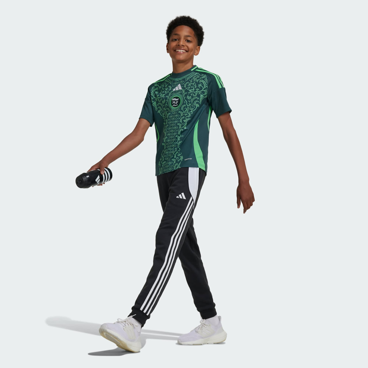 adidas Algeria 24 Away Imagen 2 de 5. Toque para abrir la galería de fotos.