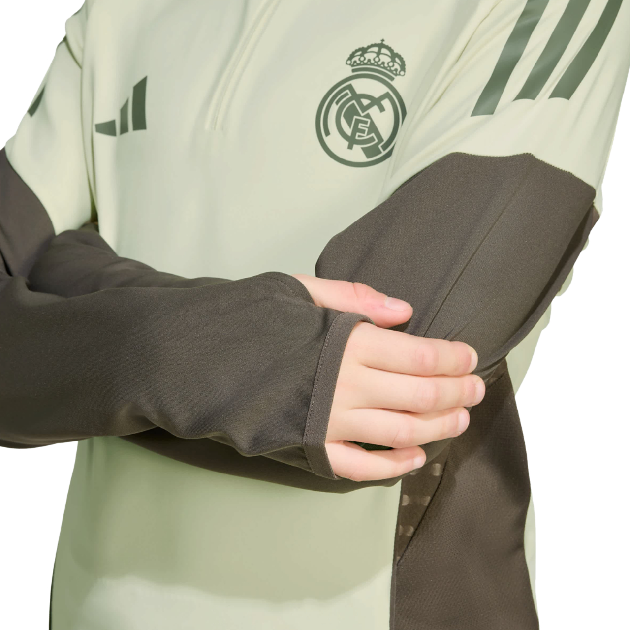 adidas Real Madrid Bild 7 von 7. Antippen, um die Fotogalerie zu öffnen.