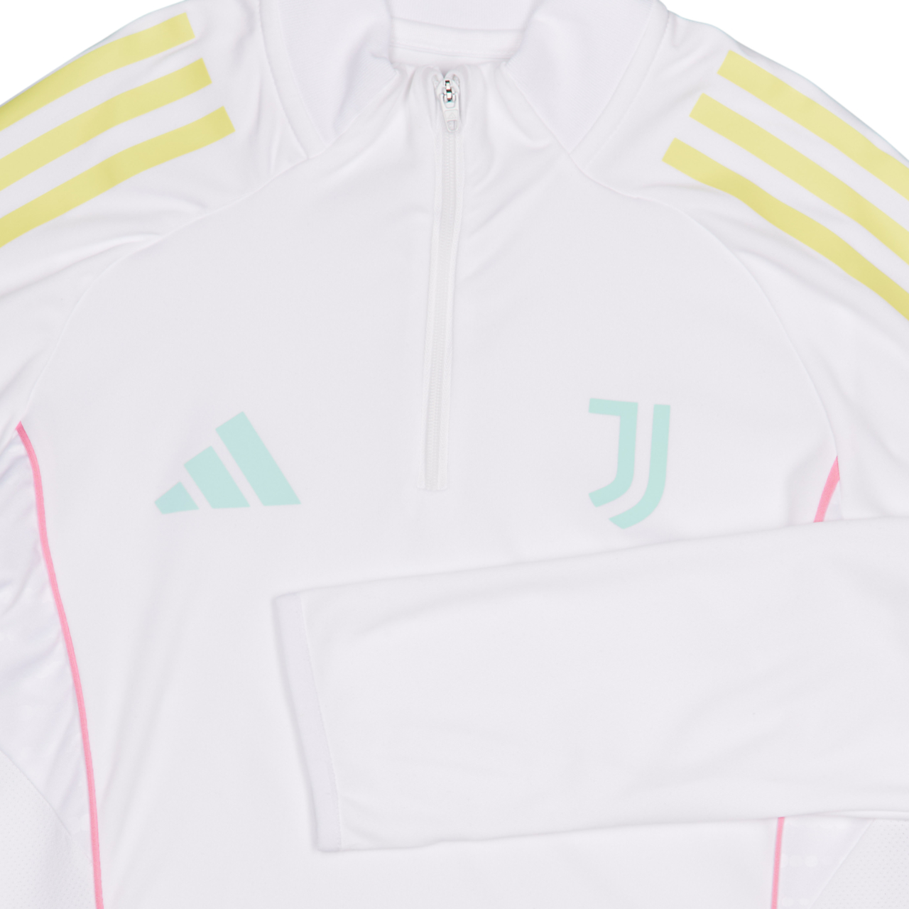 adidas Juventus Football Club Bild 3 von 3. Antippen, um die Fotogalerie zu öffnen.