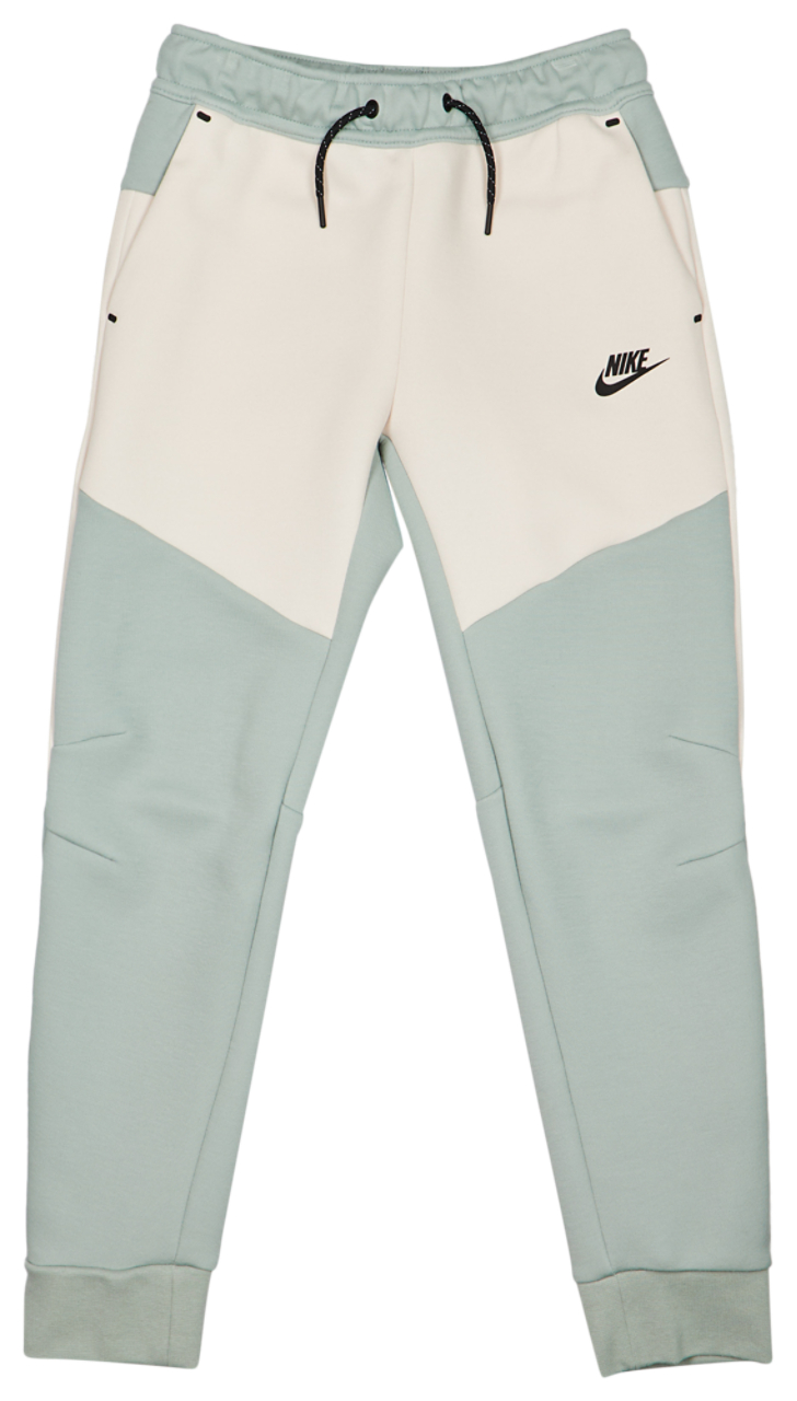 Nike Tech Colorblock Image 6 of 12. Tap to open photo gallery.