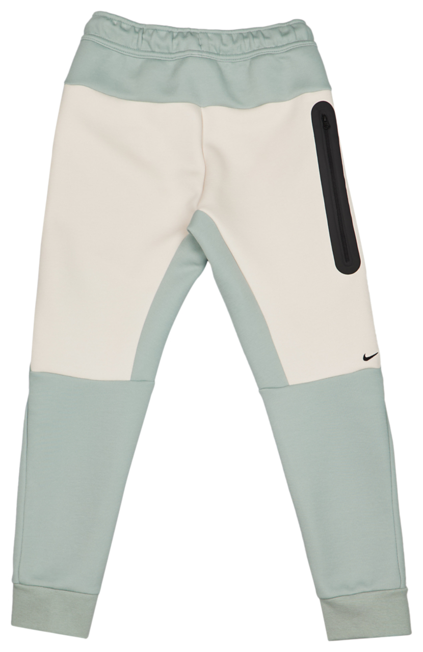 Nike Tech Colorblock Image 7 of 12. Tap to open photo gallery.