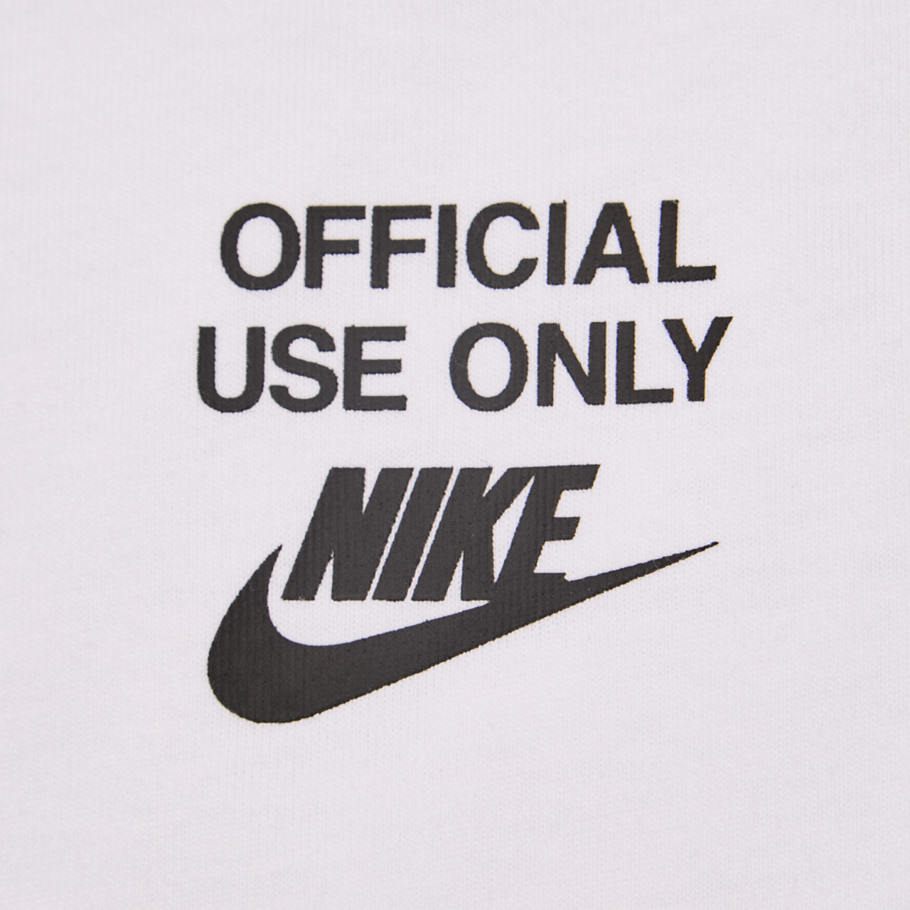 Nike Sportswear Bild 4 von 4. Antippen, um die Fotogalerie zu öffnen.