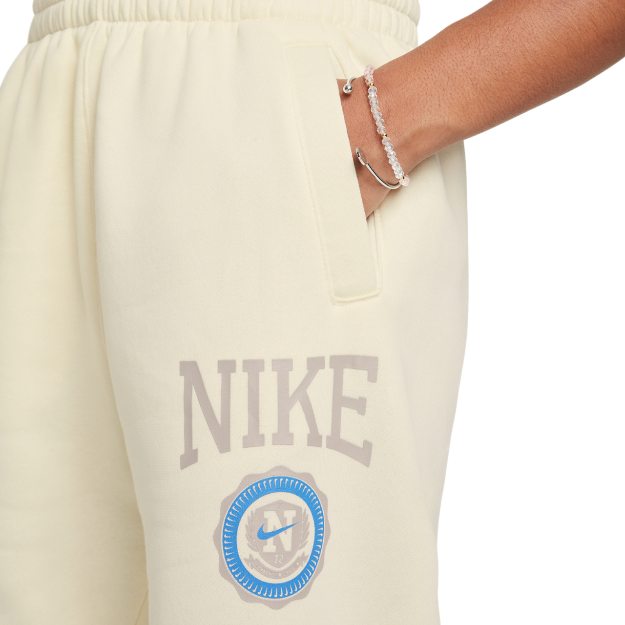 Nike Club Bild 4 von 5. Antippen, um die Fotogalerie zu öffnen.