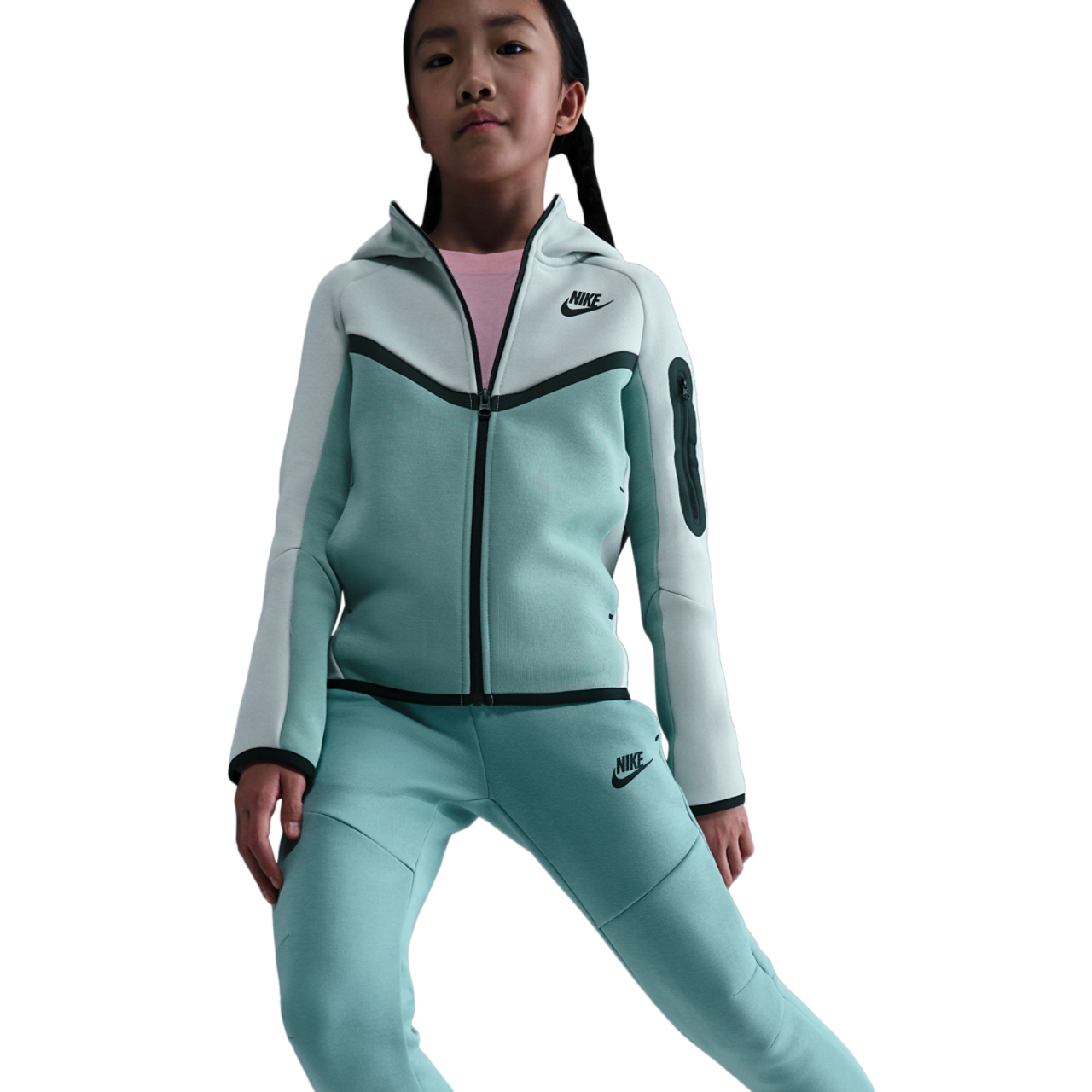 Nike Tech Fleece Bild 4 von 7. Antippen, um die Fotogalerie zu öffnen.