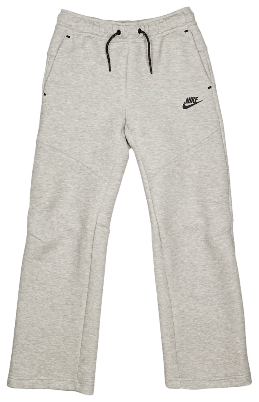 Nike Tech Fleece Image 6 of 7. Tap to open photo gallery.