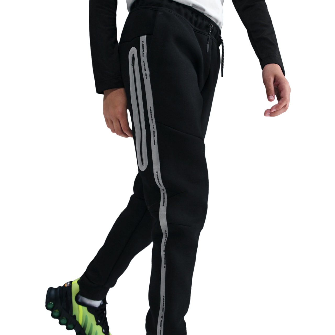 Nike Tech Fleece Reflect Image 2 sur 8. Appuyez pour ouvrir la galerie de photos.