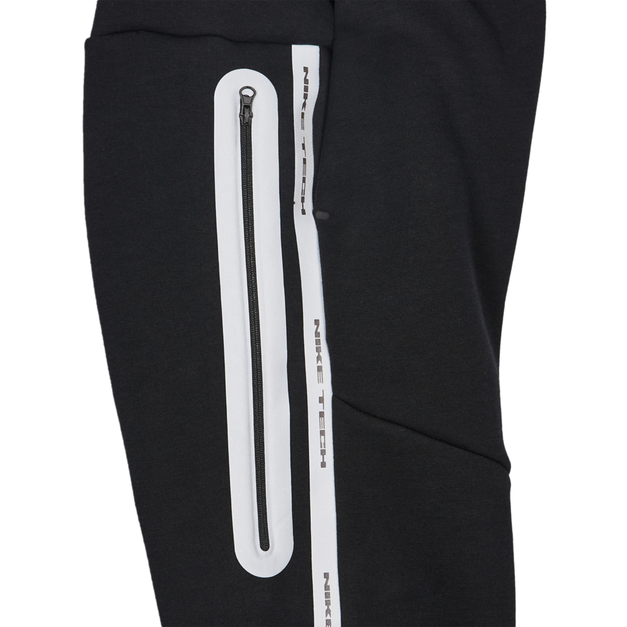 Nike Tech Fleece Reflect Image 8 sur 8. Appuyez pour ouvrir la galerie de photos.