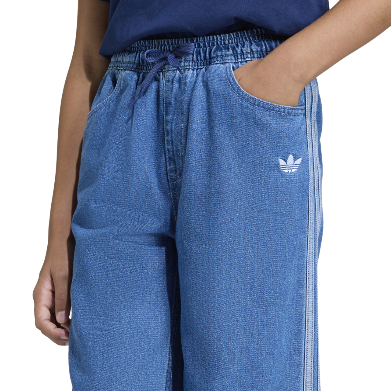 adidas Firebird Denim Imagen 4 de 5. Toque para abrir la galería de fotos.