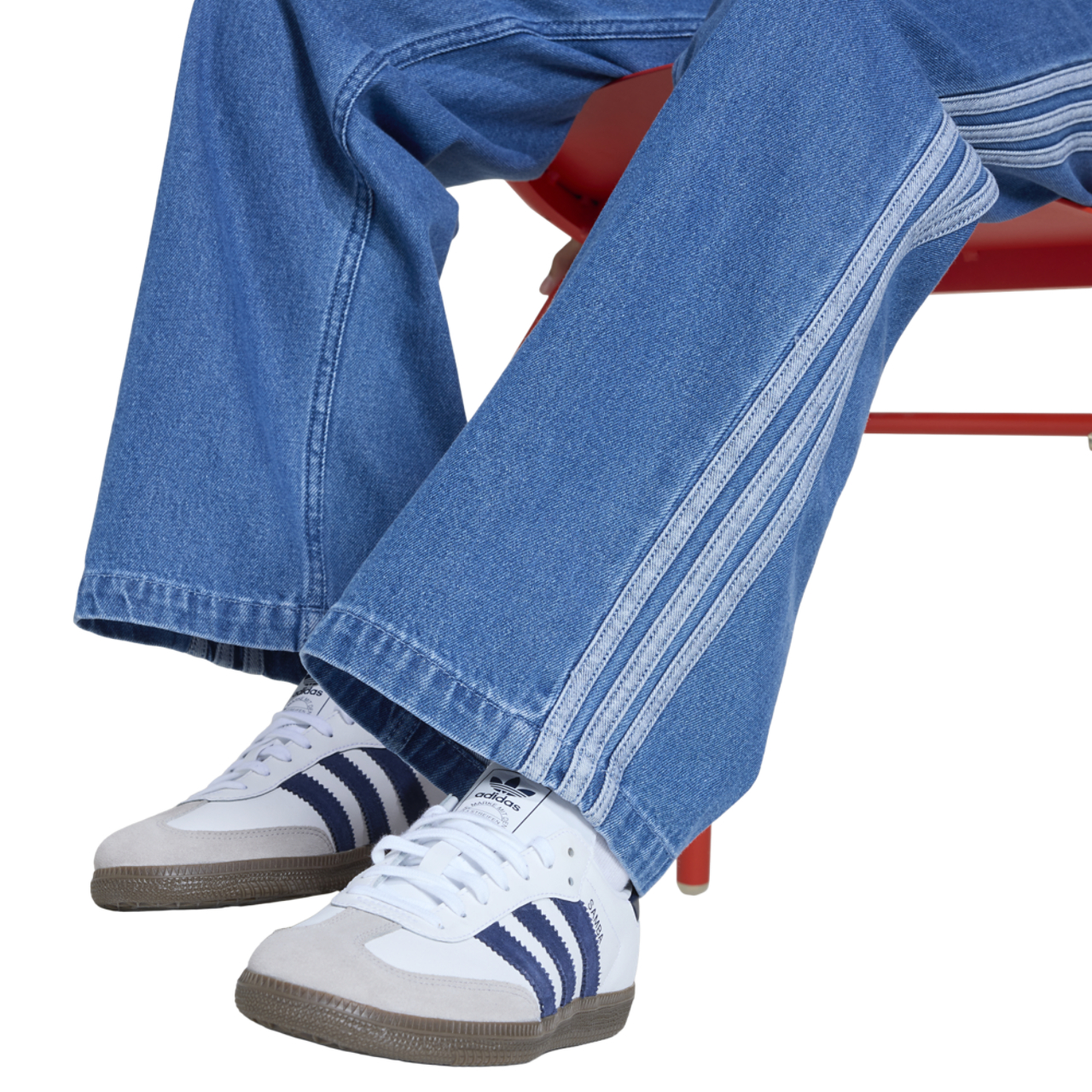 adidas Firebird Denim Imagen 5 de 5. Toque para abrir la galería de fotos.