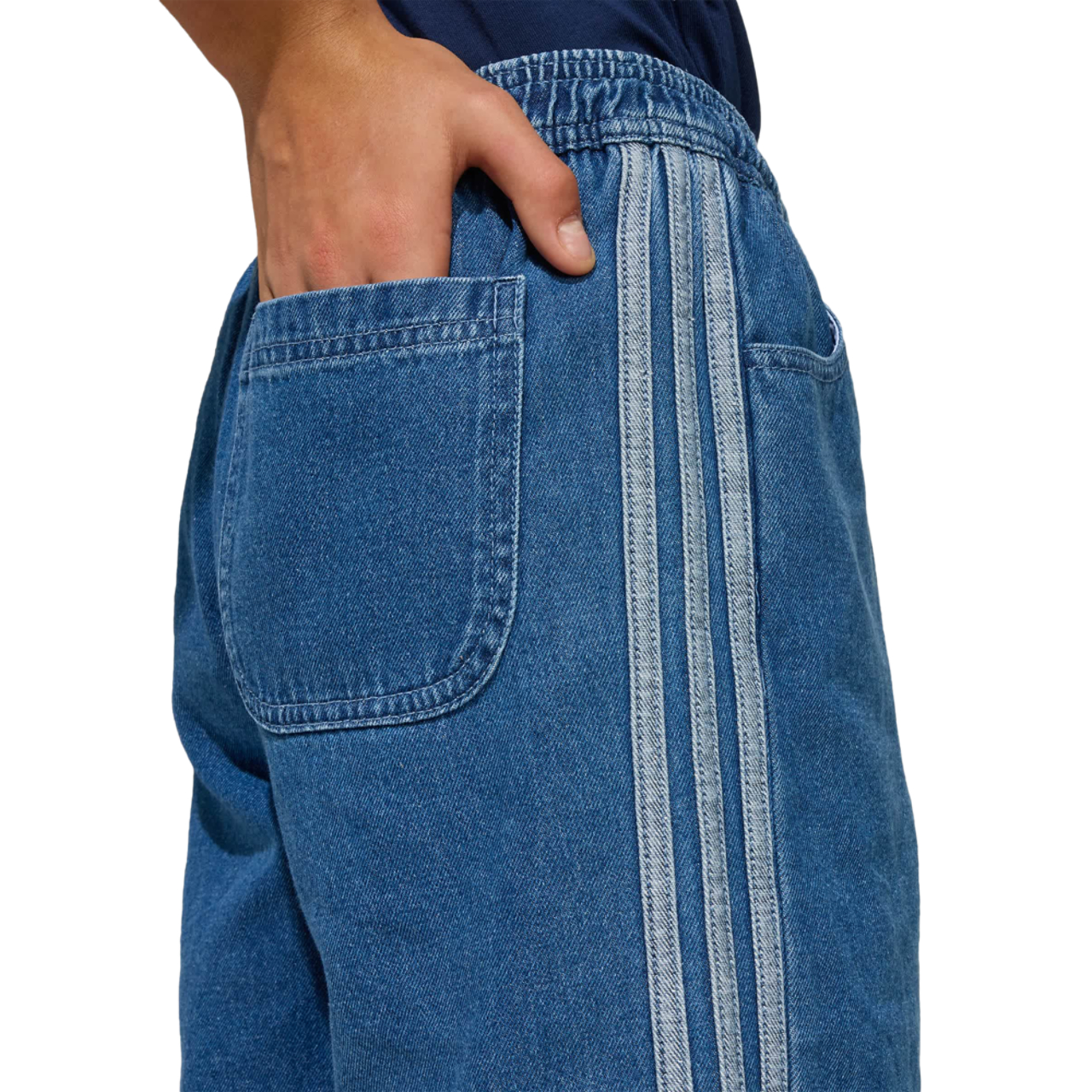 adidas Denim Jorts Bild 4 von 8. Antippen, um die Fotogalerie zu öffnen.