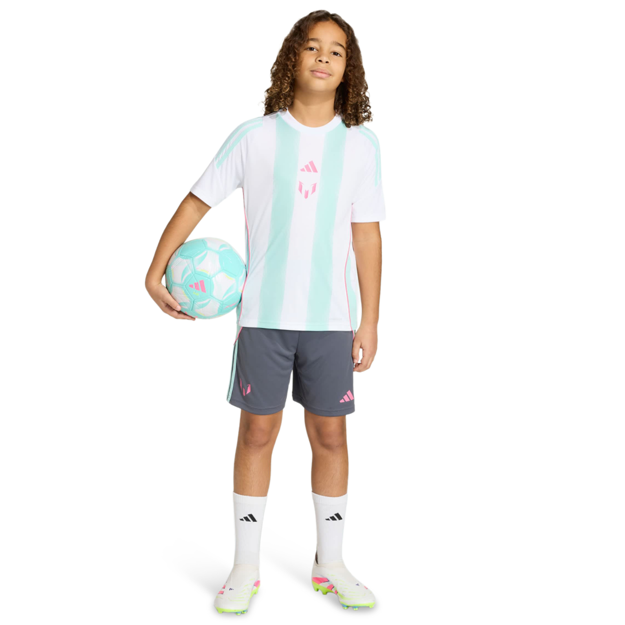 adidas Messi Bild 5 von 9. Antippen, um die Fotogalerie zu öffnen.
