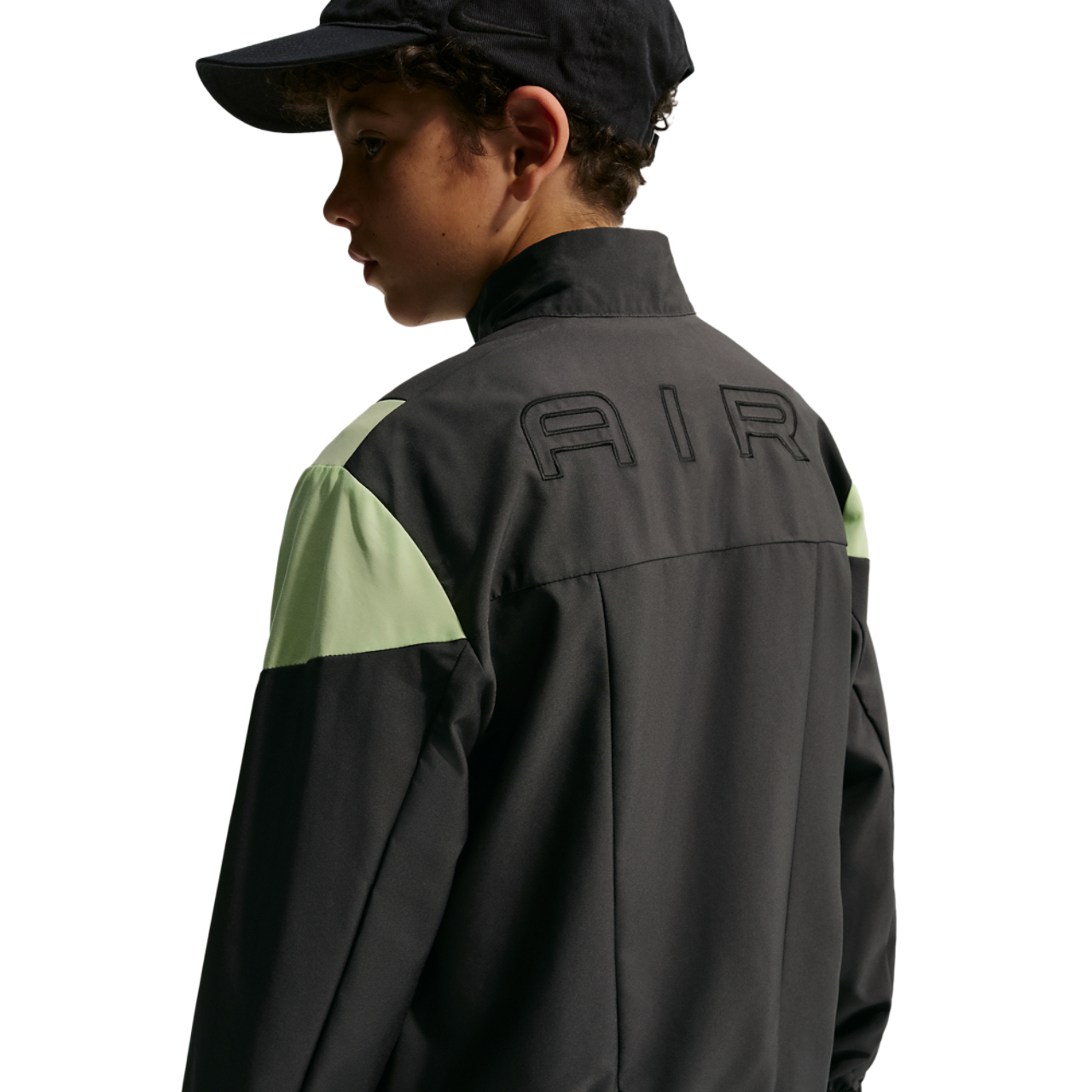 Nike Kylian Mbappe Woven Football Track Suit Image 3 sur 9. Appuyez pour ouvrir la galerie de photos.