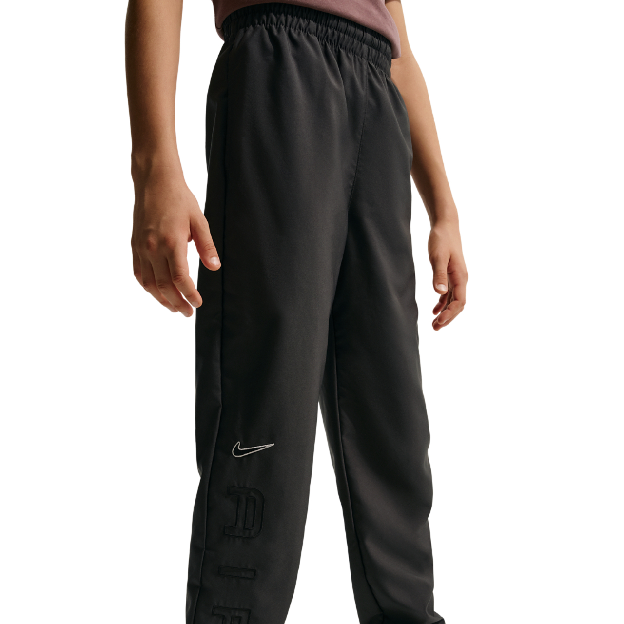Nike Kylian Mbappe Woven Football Track Suit Image 4 sur 9. Appuyez pour ouvrir la galerie de photos.
