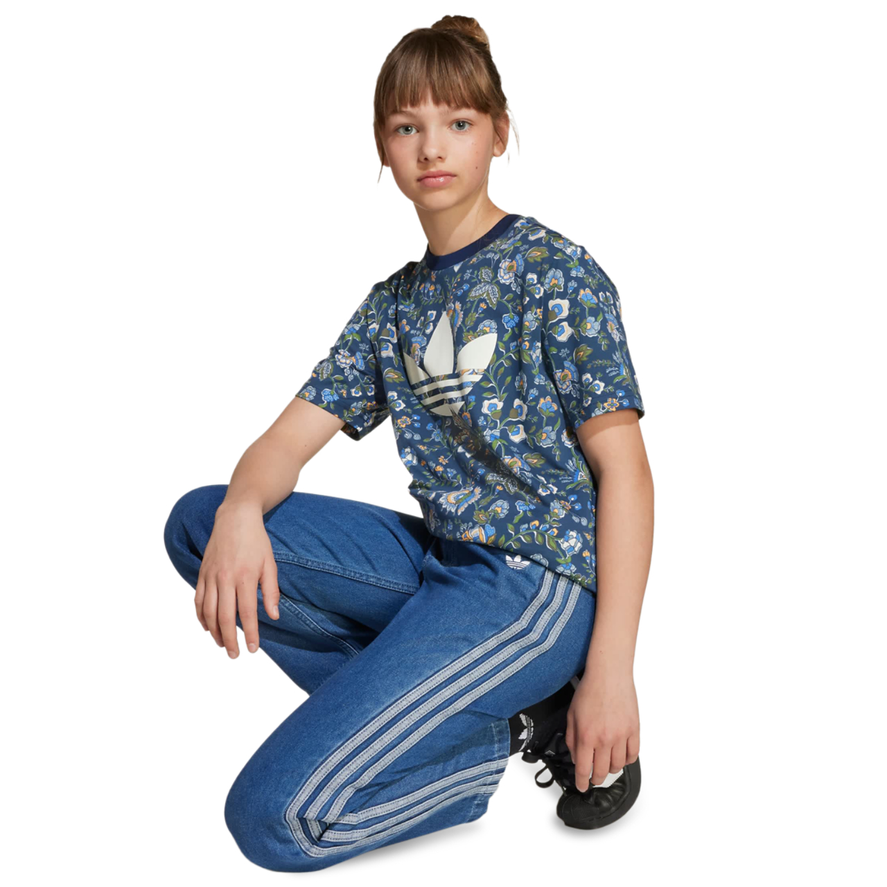 adidas Originals X Liberty London Bild 3 von 3. Antippen, um die Fotogalerie zu öffnen.