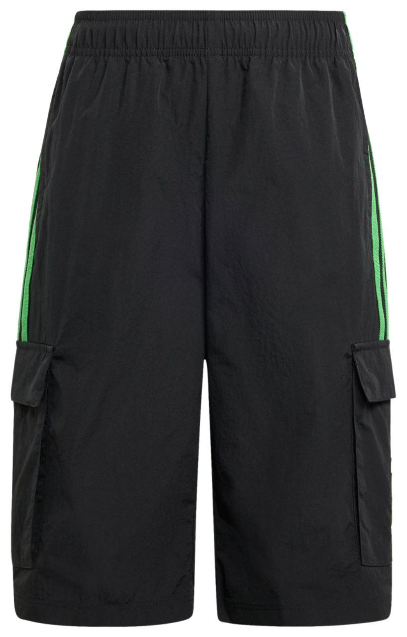 adidas Originals X Minecraft Cargo Shorts Imagen 1 de 4. Toque para abrir la galería de fotos.
