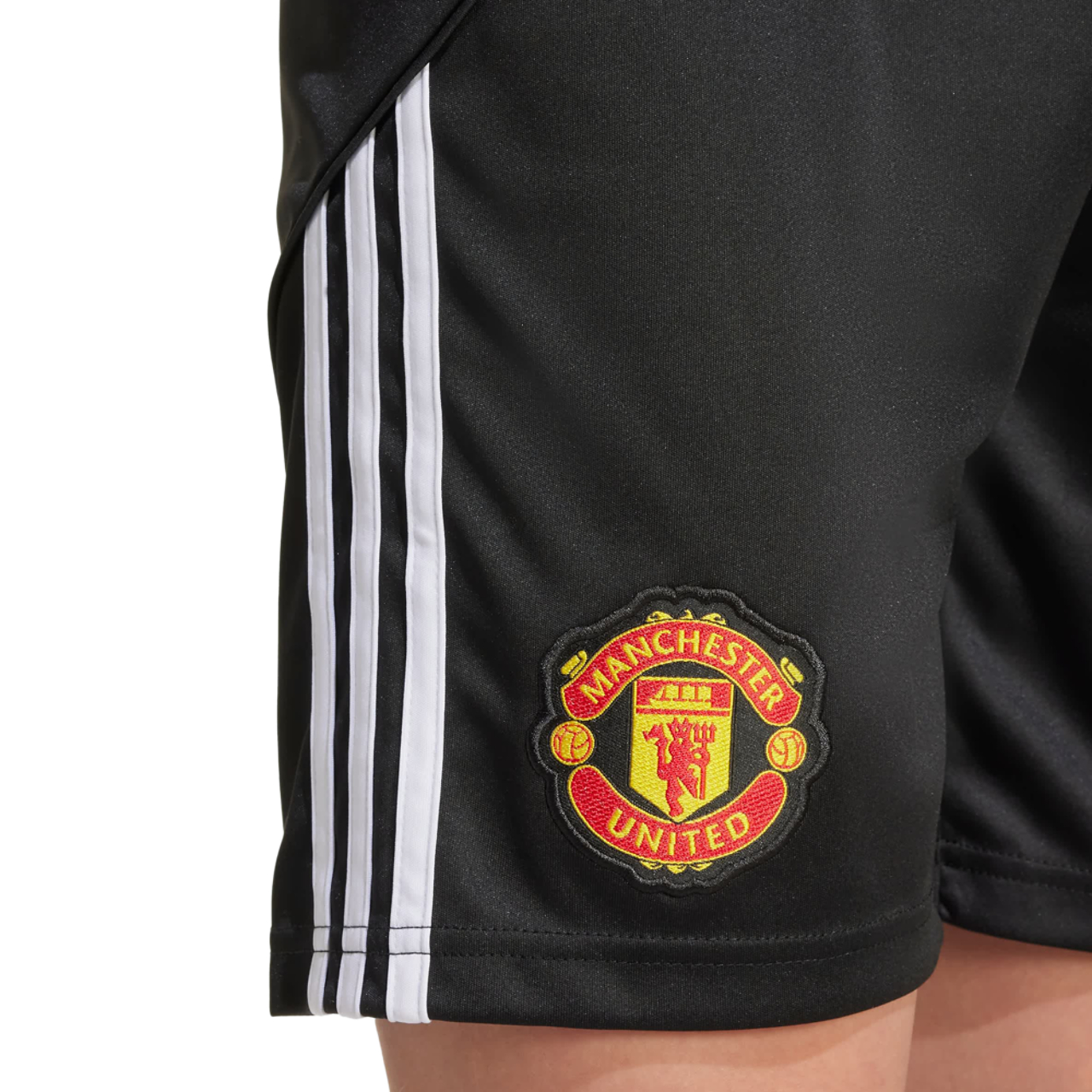 adidas Manchester United 25/26 Home Shorts Imagen 4 de 4. Toque para abrir la galería de fotos.