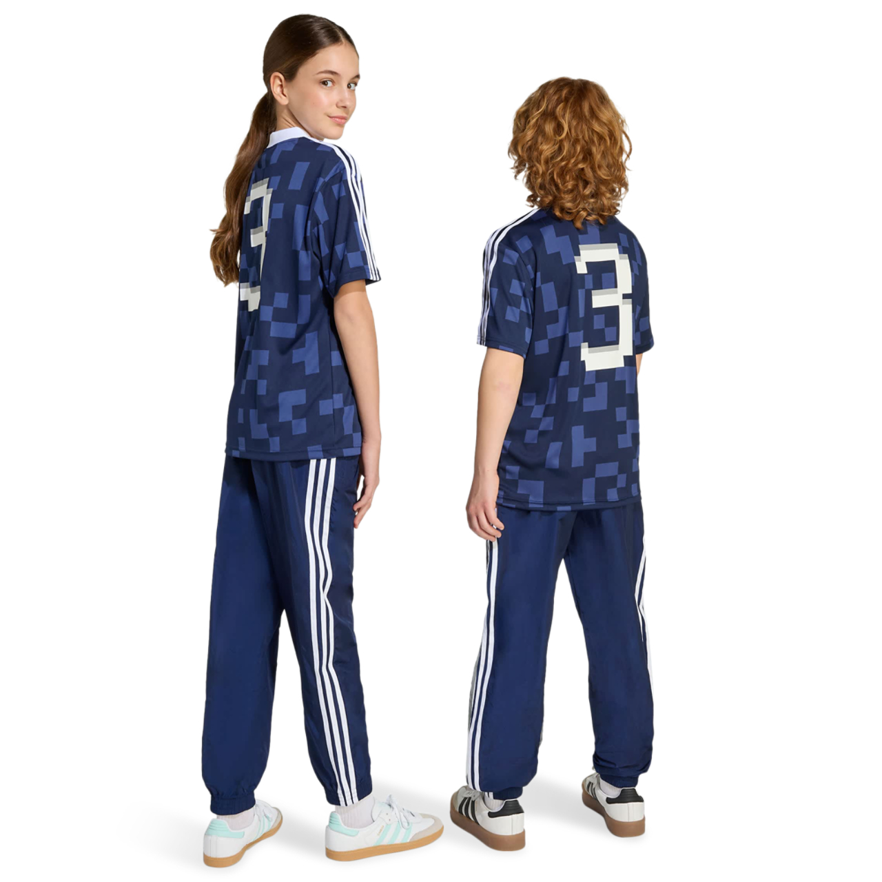 adidas Originals X Minecraft Trousers Imagen 3 de 4. Toque para abrir la galería de fotos.