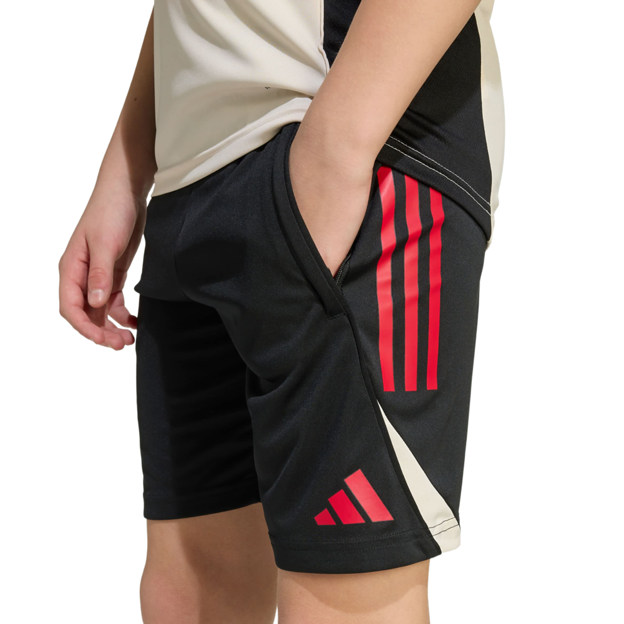 adidas Liverpool Fc Tiro 25 Competition Shorts Immagine 4 di 5. Tocca per aprire la galleria fotografica.