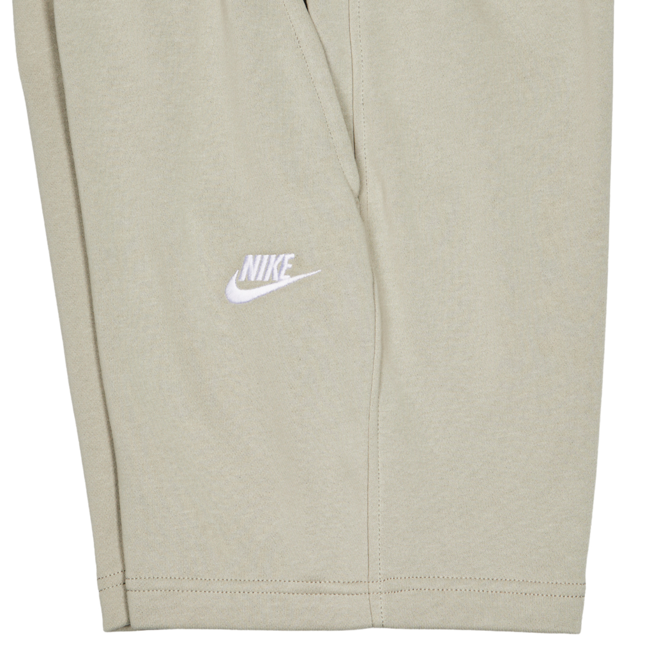 Nike Club Bild 7 von 7. Antippen, um die Fotogalerie zu öffnen.