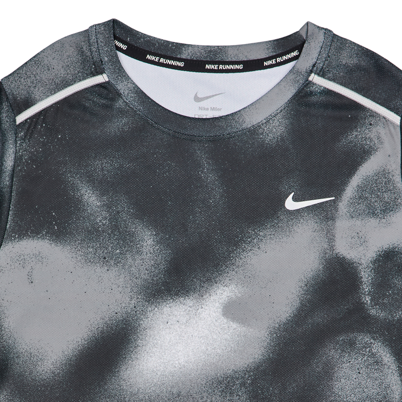Nike Df Miler Novel Aop Bild 3 von 3. Antippen, um die Fotogalerie zu öffnen.