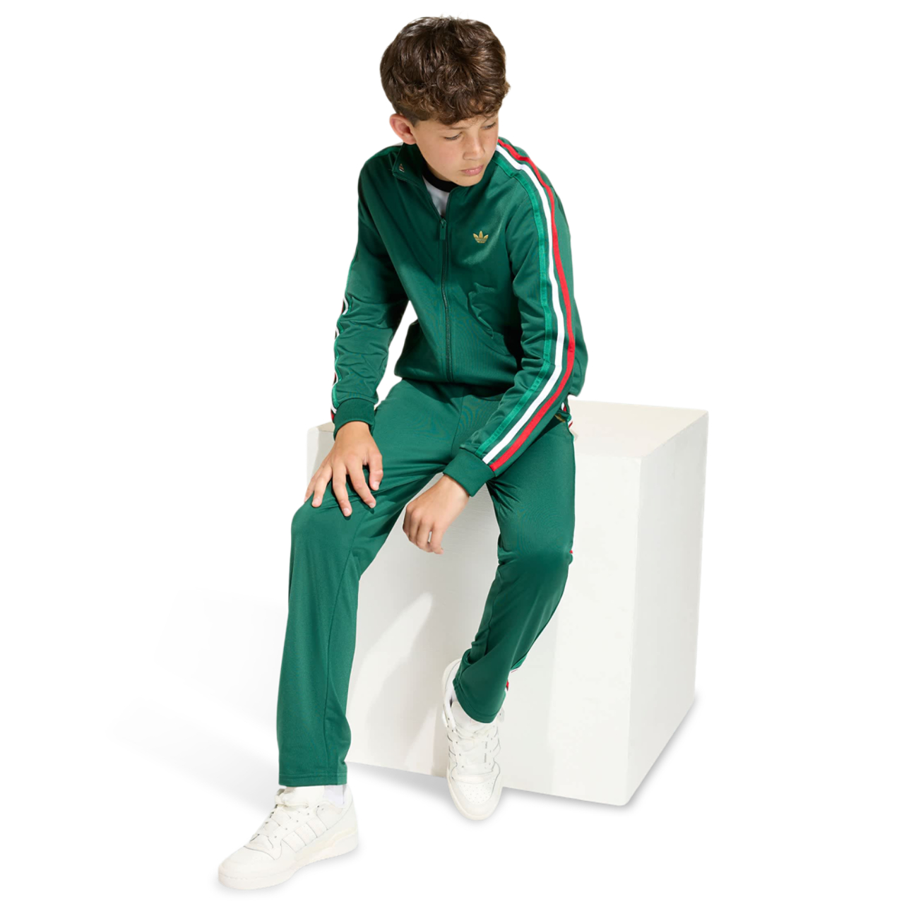 adidas Firebird Track Bottoms Immagine 2 di 4. Tocca per aprire la galleria fotografica.
