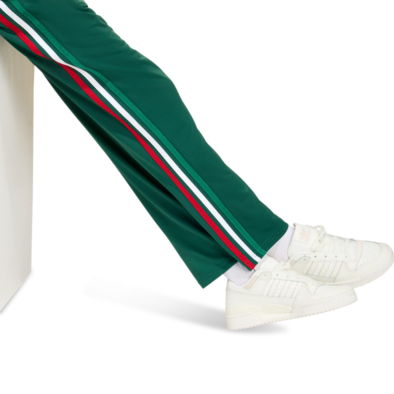adidas Firebird Track Bottoms Immagine 4 di 4. Tocca per aprire la galleria fotografica.