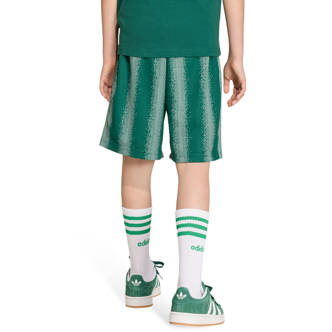 adidas Minecraft Oversized Knee Length Shorts Image 3 sur 5. Appuyez pour ouvrir la galerie de photos.