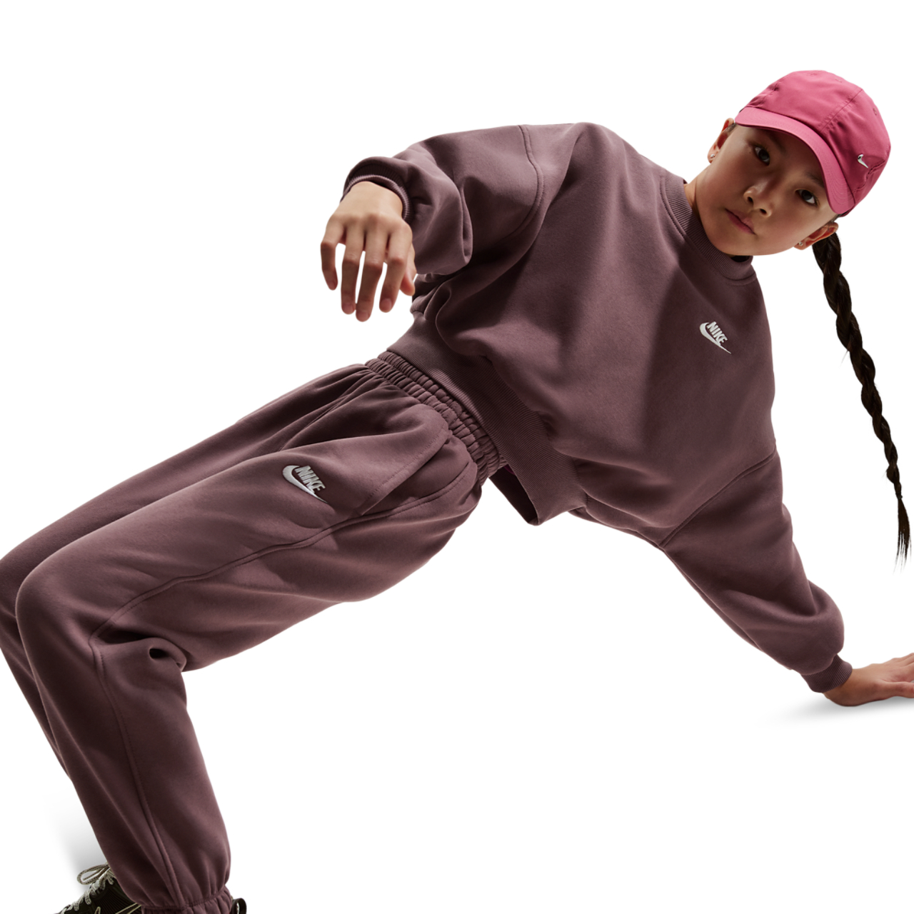 Nike Club Fleece Loose Trousers Bild 4 von 4. Antippen, um die Fotogalerie zu öffnen.