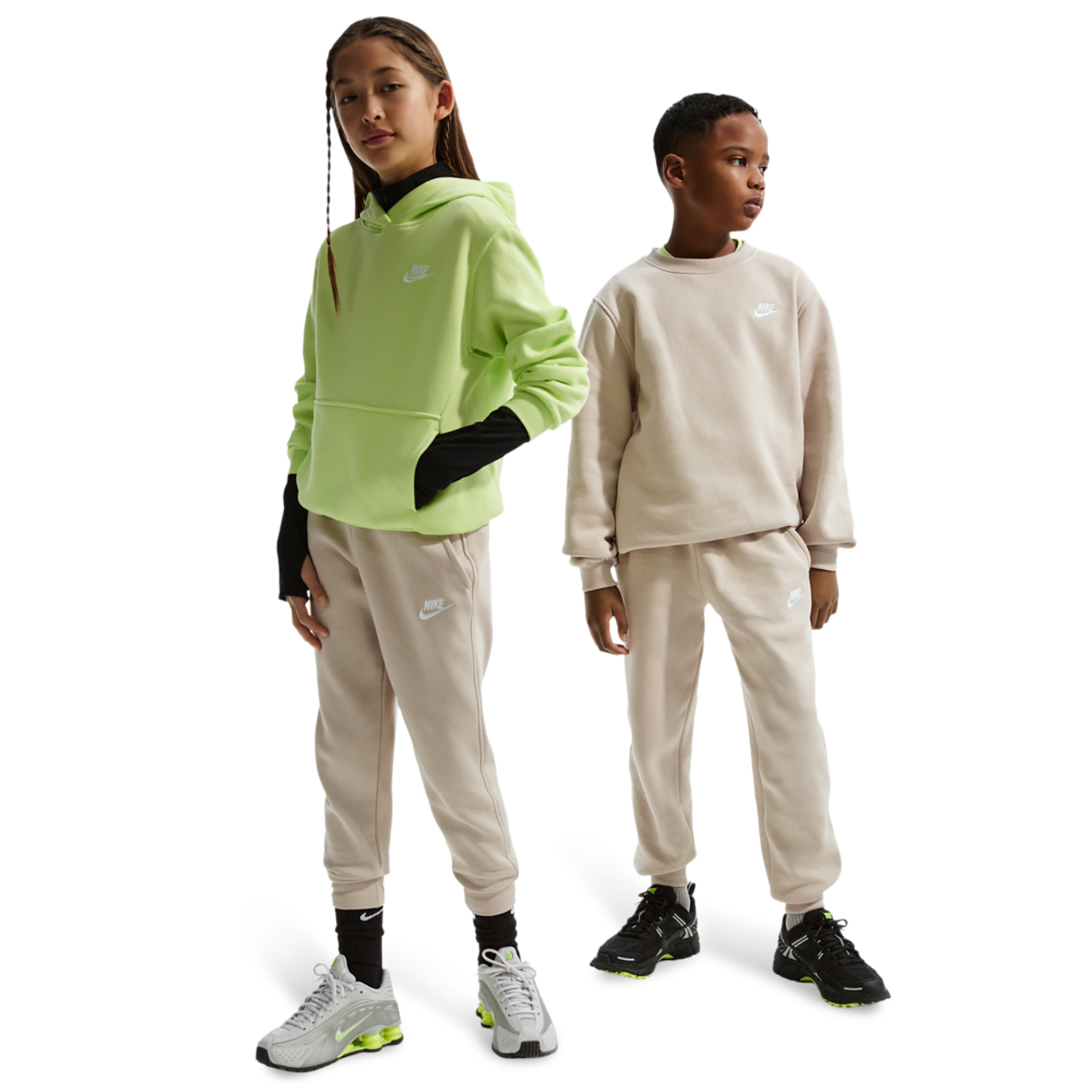 Nike Club Fleece Joggers Imagen 3 de 4. Toque para abrir la galería de fotos.