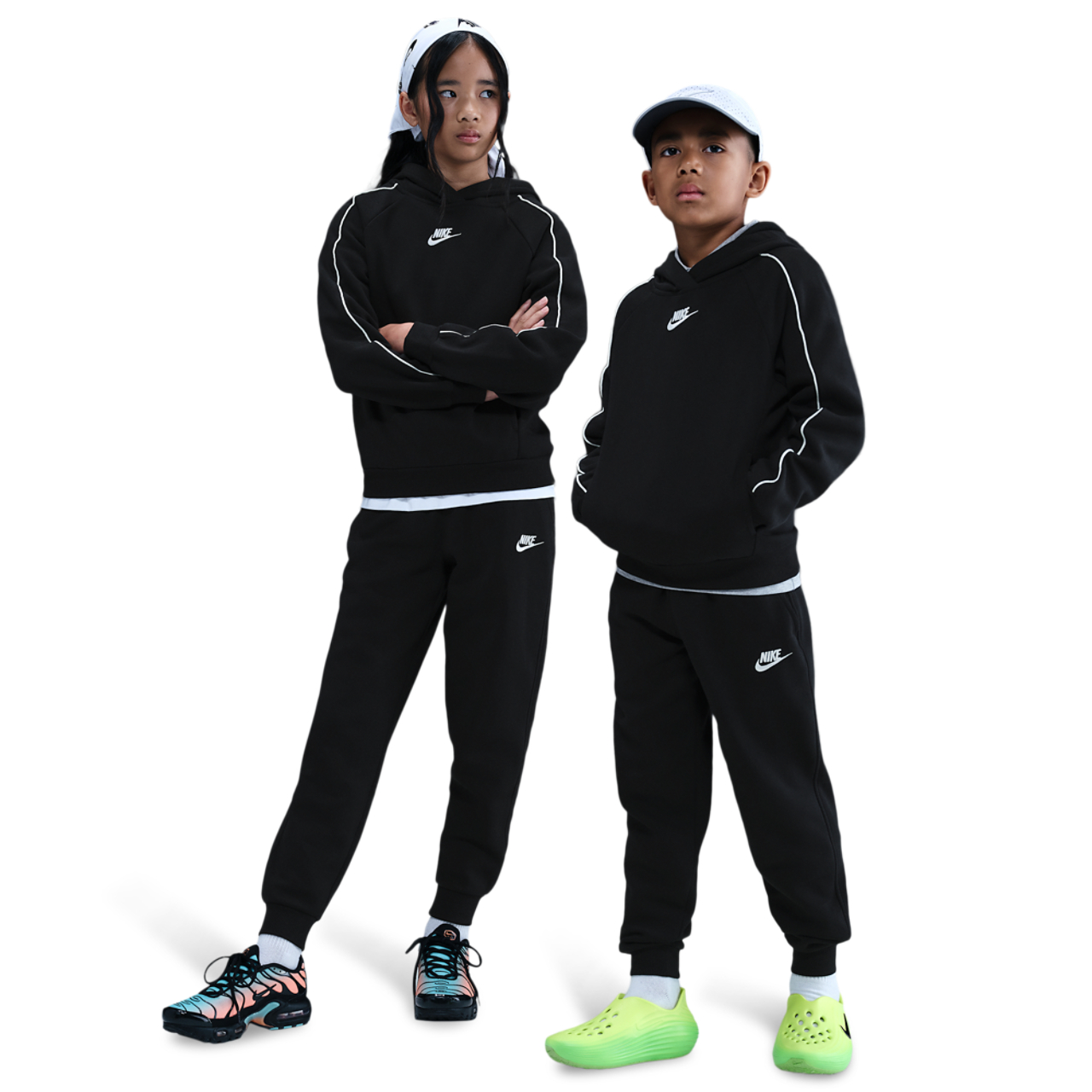 Nike Club Fleece Hooded Tracksuit Afbeelding 1 van 4. Tik om de fotogalerij te openen..
