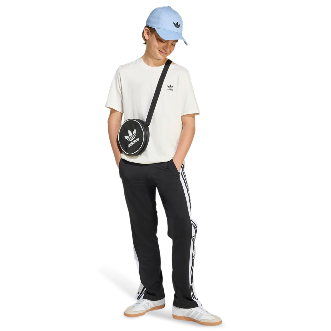 adidas T-shirt Bild 2 von 4. Antippen, um die Fotogalerie zu öffnen.