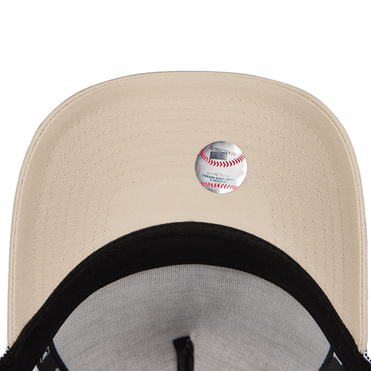 New Era Trucker Afbeelding 5 van 5. Tik om de fotogalerij te openen..