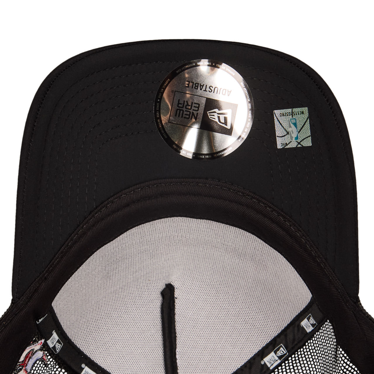 New Era Trucker Afbeelding 5 van 5. Tik om de fotogalerij te openen..